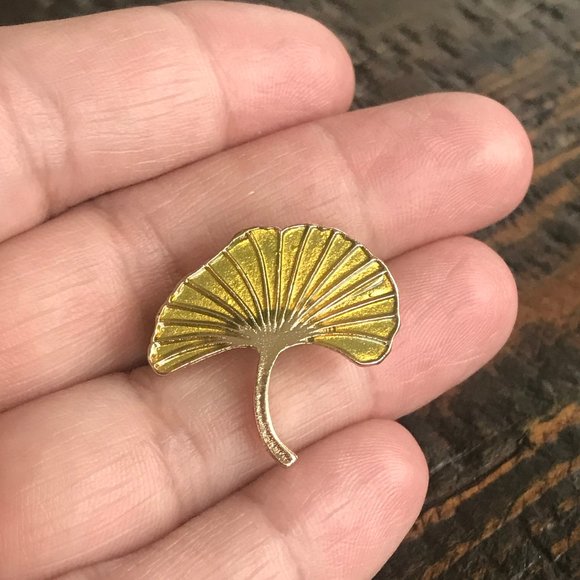 Gingko Leaf Gold on Gold Pin Brooch NEW! 1114 - Picture 2 of 5